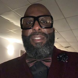 Meet your Posher, Gregory